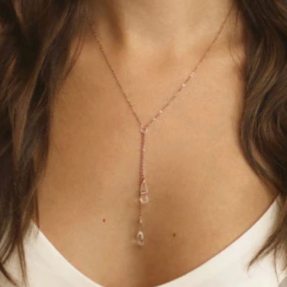 FREE NECKLACE WITH EVERY PURCHASE - Picture 4 of 5